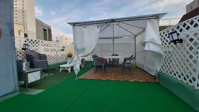 Buzz Guesthouse Hostel Σεούλ Πανσιόν