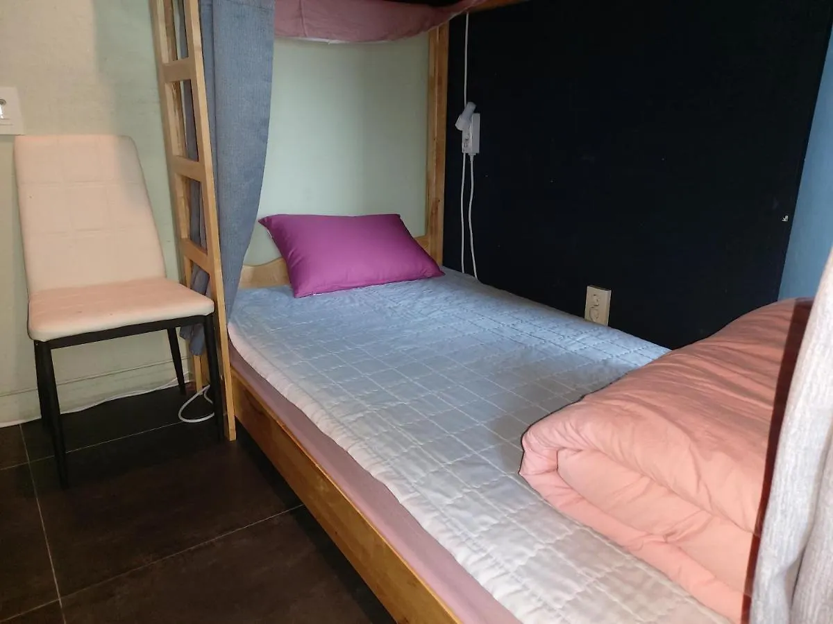 Buzz Guesthouse Hostel Σεούλ