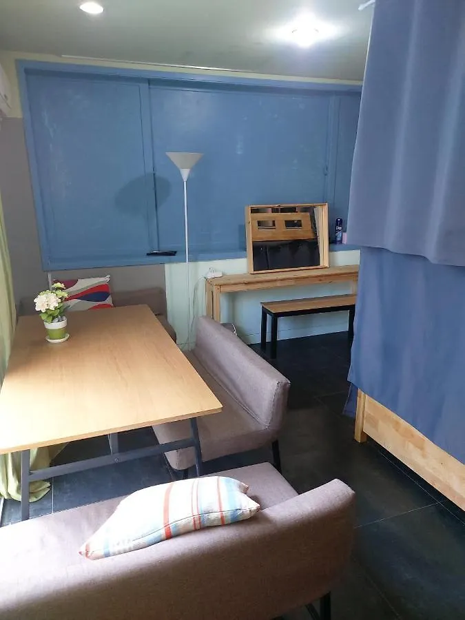 Πανσιόν Buzz Guesthouse Hostel Σεούλ
