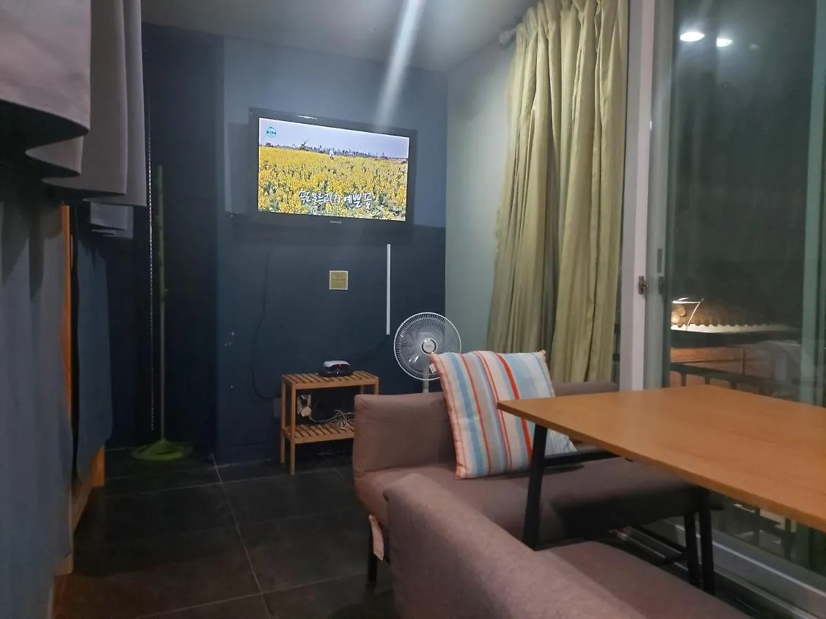 Πανσιόν Buzz Guesthouse Hostel Σεούλ