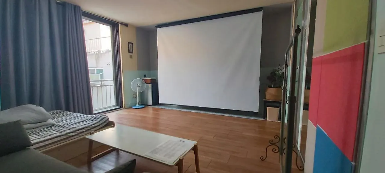 Buzz Guesthouse Hostel Σεούλ